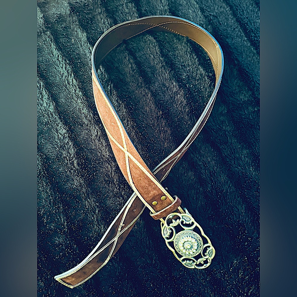 Suede and real leather belt with gold trimmings and an embellished buckle.